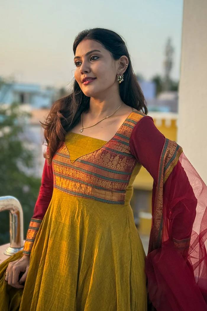 Luxury Vichitra Silk Designer Kurti Set – Trendy Traditional Outfit with Net Dupatta.