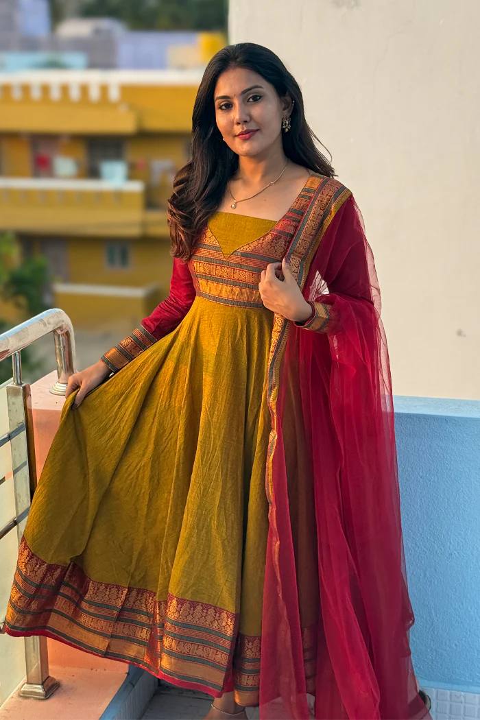 Luxury Vichitra Silk Designer Kurti Set – Trendy Traditional Outfit with Net Dupatta.
