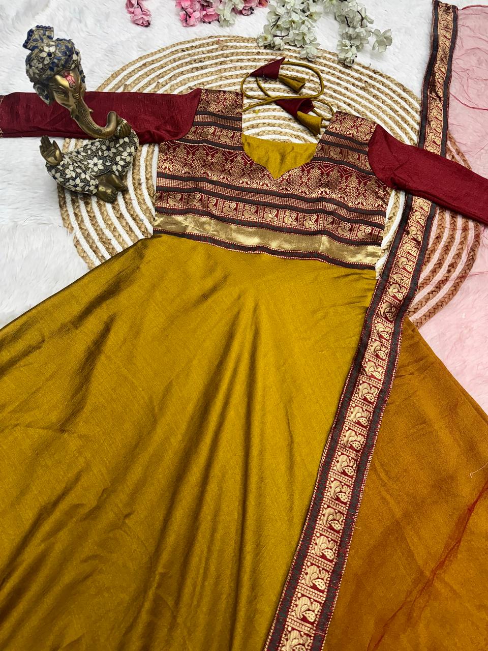 Luxury Vichitra Silk Designer Kurti Set – Trendy Traditional Outfit with Net Dupatta.