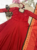 Kota Banarasi  Ethnic Set with Jacquard Zari Work & Lace Dupatta.